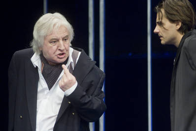 Tahi Tóth László, Varju Kálmán|Ilovszky Béla