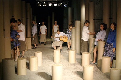 Jelenet az előadásból (Járó Zsuzsa)|Ilovszky Béla